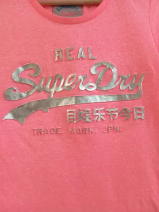 Camiseta Superdry Coral Logo Relieve Talla L