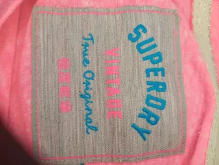 Camiseta Superdry Coral Logo Relieve Talla L