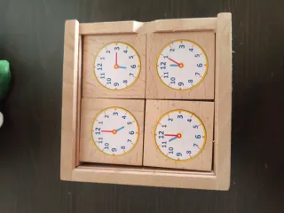 Juego educativo La hora Playtive