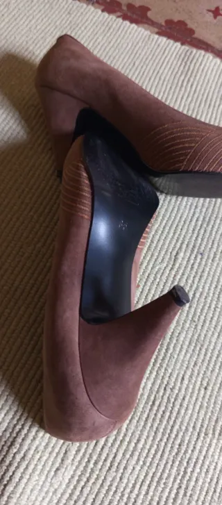 Zapatos de tacón vintage marrones