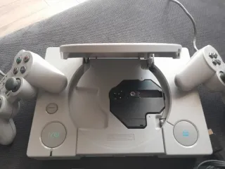 Sony PlayStation 1 SCPH-9002 + 2 DualShock + Gioco