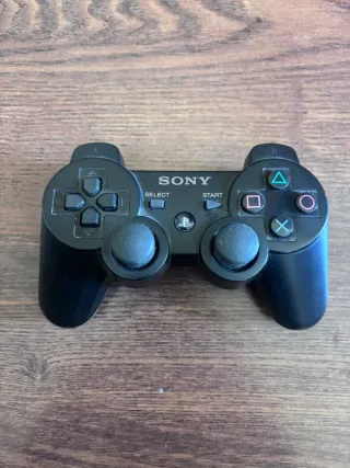 PlayStation 3 500GB  + Mandos
