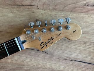 Guitarra Fender Squier Strat Roja