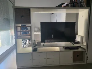 Mueble TV Ikea con cajones y puertas