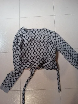 Chaqueta TWENTY lunares gris y negra Talla S