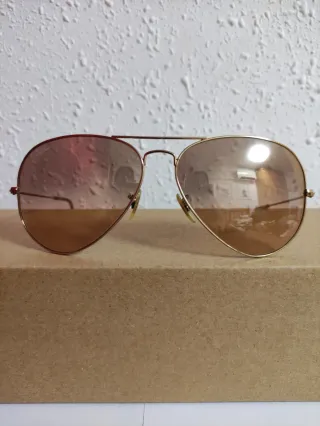 Gafas de sol Ray-Ban aviador doradas
