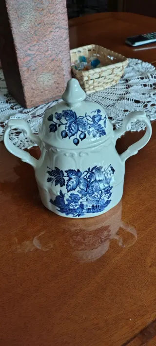 Zuccheriera in ceramica blu e bianca