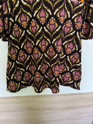 Vestido estampado con aberturas