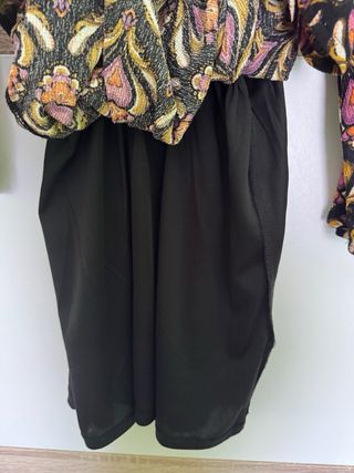 Vestido estampado con aberturas