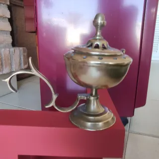 Incensario de bronce antiguo