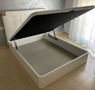 Liquidación canapés y colchones armarios y sofás?