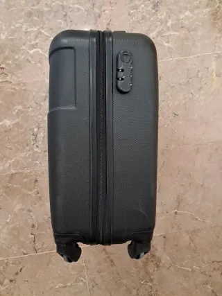 Maleta de cabina negra