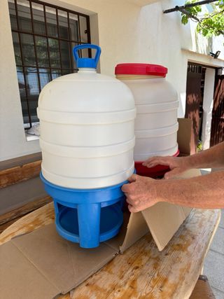 Comedero y Bebedero para Gallinas