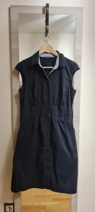 Vestido de la marca Amitié  azul marino talla M