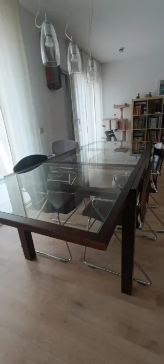 Mesa comedor extensible + 4 sillas Egoa de STUA