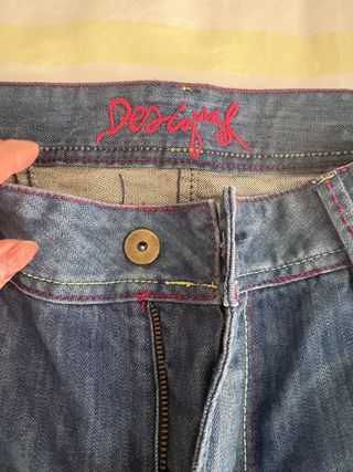 Pantalón vaquero Desigual azul hombre.