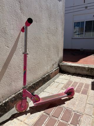 Patinete rosa infantil