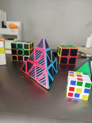 Lote de cubos de rubik varios modelos