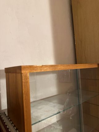 Vitrina madera puertas correderas cristal