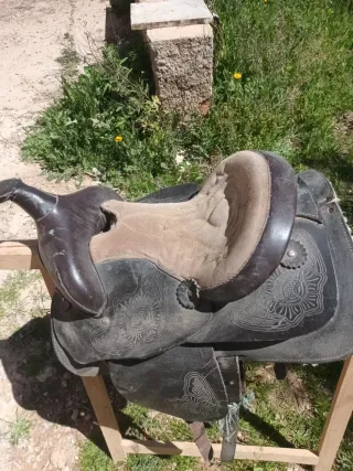 Silla de montar a caballo de cuero
