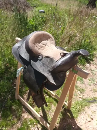 Silla de montar a caballo de cuero