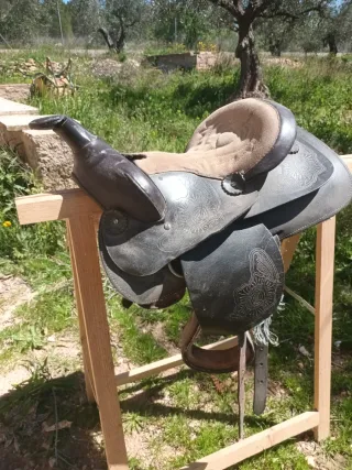 Silla de montar a caballo de cuero