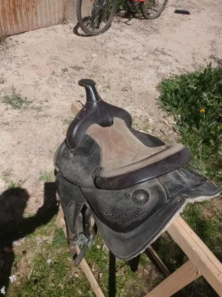 Silla de montar a caballo de cuero