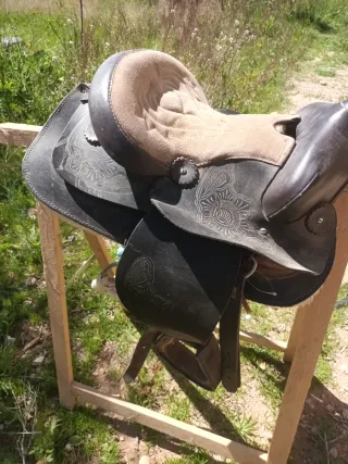 Silla de montar a caballo de cuero
