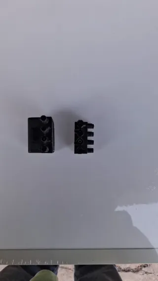 Conector Eléctrico Iluminación 4P. 9 unidades 10€