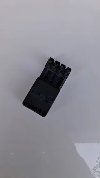 Conector Eléctrico Iluminación 4P. 9 unidades 10€