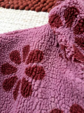 Chaqueta polar con capucha y flores