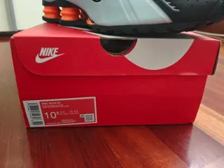 Nike Shox R4