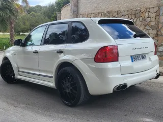 Porsche Cayenne MAGNUM 4.5S