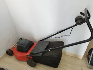 Cortacésped Eléctrico Rojo