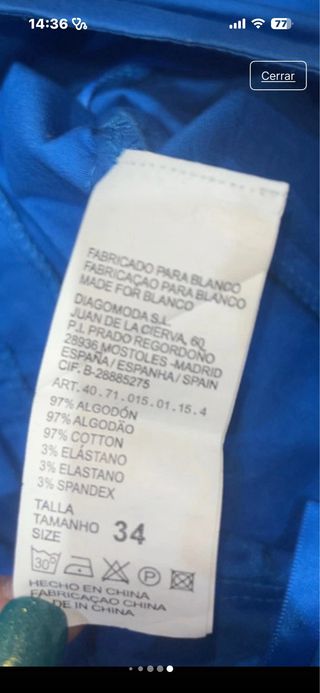 Vestido azul strapless con volantes