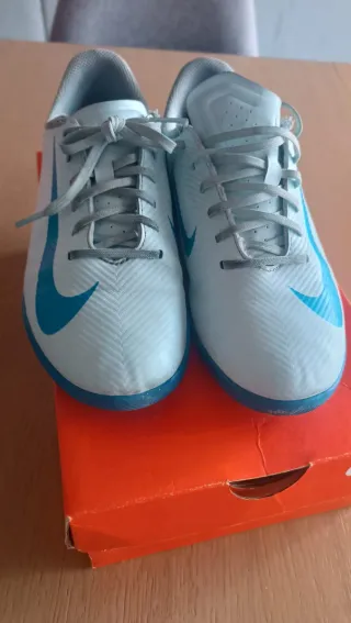 Zapatillas Nike Futsal Azules y Blancas