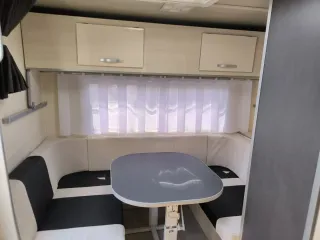 Carava ACROSS 481 sa