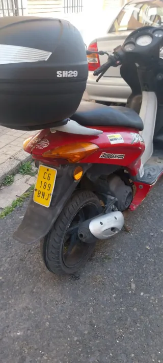 Honda SZX50S Roja y Blanca