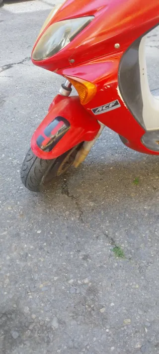 Honda SZX50S Roja y Blanca