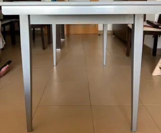 Mesa extensible Cancio cristal y metal