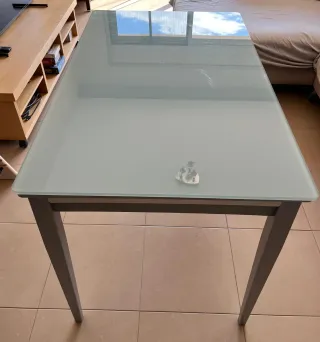 Mesa extensible Cancio cristal y metal