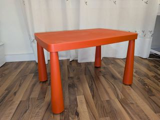 Conjunto Infantil IKEA MAMMUT Mesa + Silla