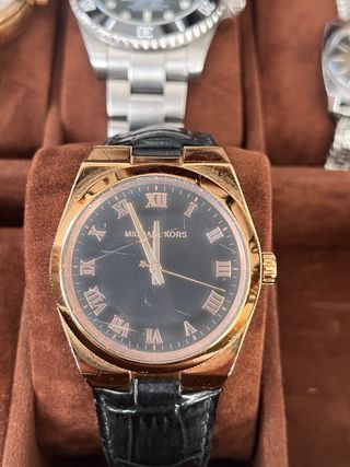 Reloj Michael Kors Negro y Dorado