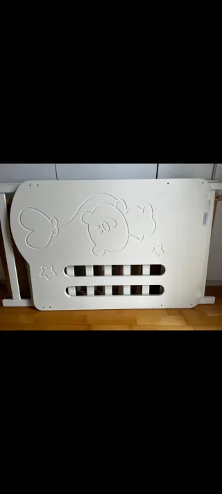 Cuna de bebé en muy buen estado.