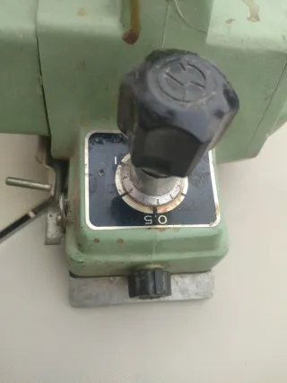 Cepillo Eléctrico para Madera Aichi