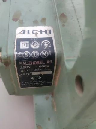 Cepillo Eléctrico para Madera Aichi