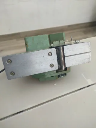 Cepillo Eléctrico para Madera Aichi