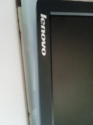 Monitor Lenovo Negro PC y TV