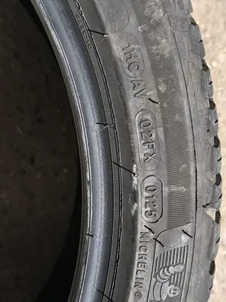 Neumáticos Michelin 235/40 R19