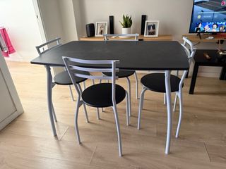 Cómoda 6 cajones + Mesa y 4 Sillas